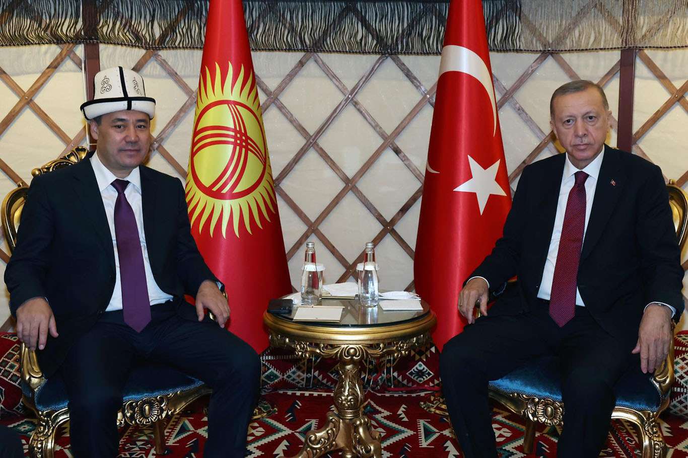 Cumhurbaşkanı Erdoğan, Kırgız ve KKTC'li mevkidaşlarıyla görüştü Cumhurbaşkanı Erdoğan, Kırgız ve KKTC'li mevkidaşlarıyla görüştü